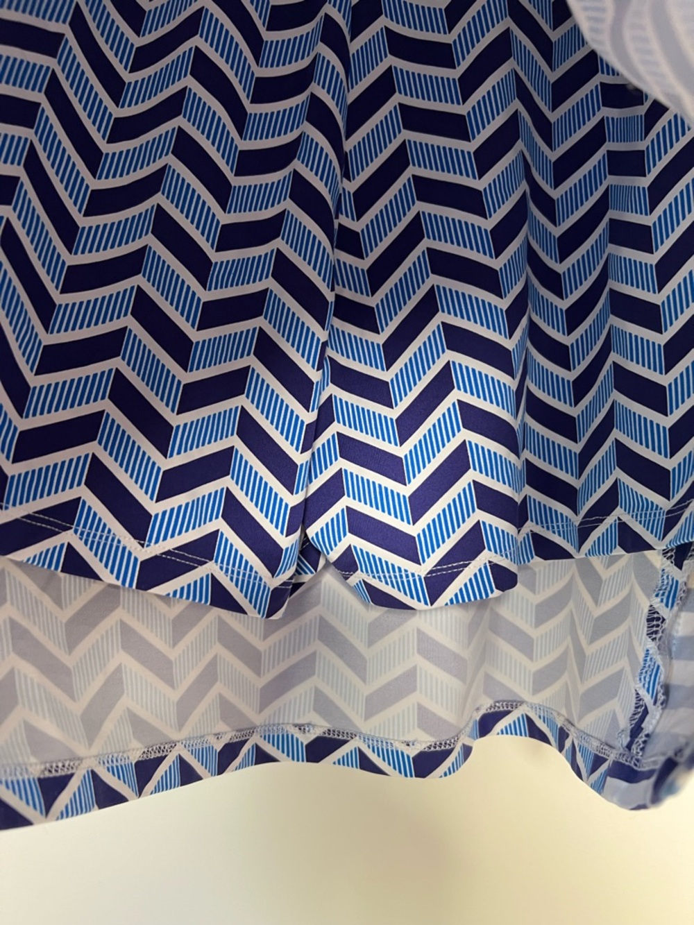 J. McLaughlin Catalina Cloth Palm Springs Skort Navy & Blue Chevron Stripes - Picture 10 of 11